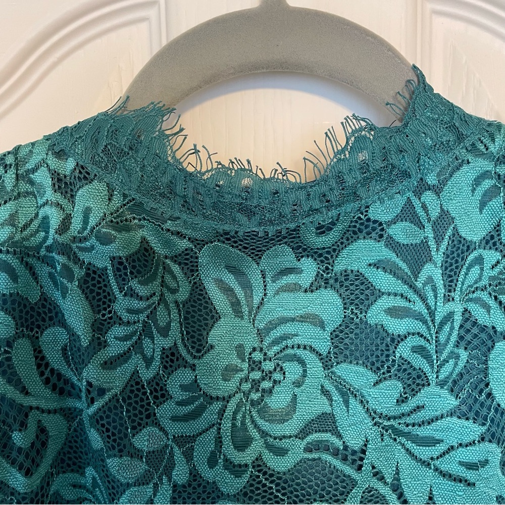 Green/Teal Lace Wrap Dress - Picture 6 of 9